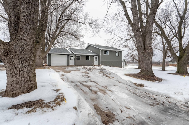 view of front facade with a garage