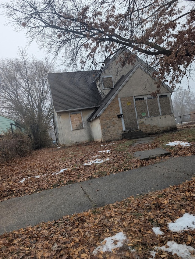 view of front of property