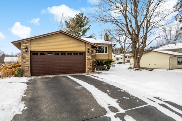 view of front facade featuring a garage