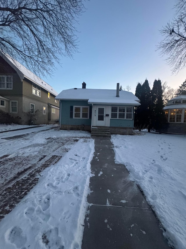 view of front of property