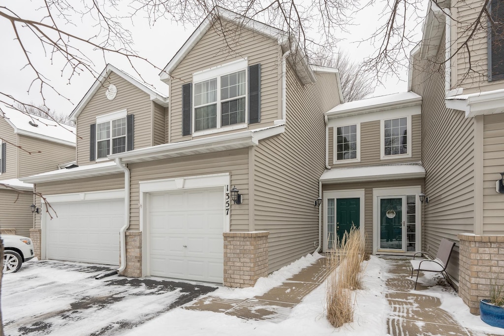 view of front of property featuring a garage