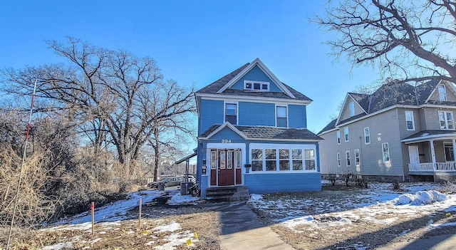 view of front of property