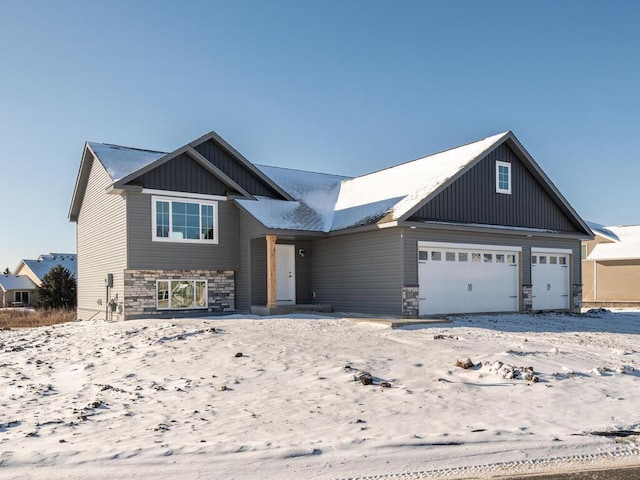 view of front facade with a garage