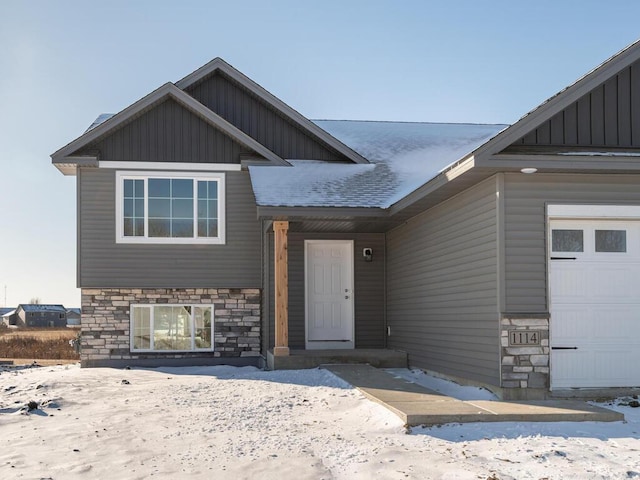 view of front of house featuring a garage