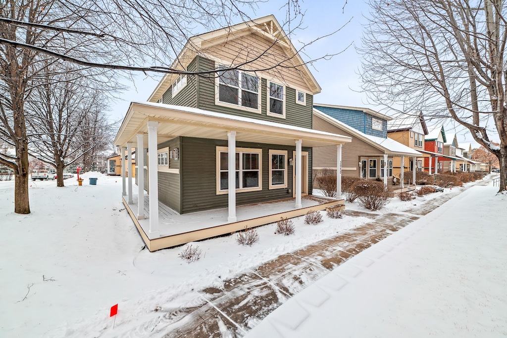 view of front of house featuring a porch