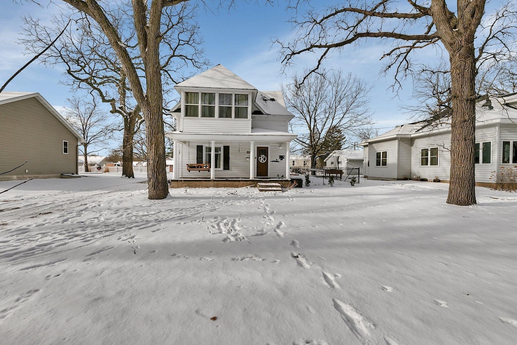 view of front of home with covered porch