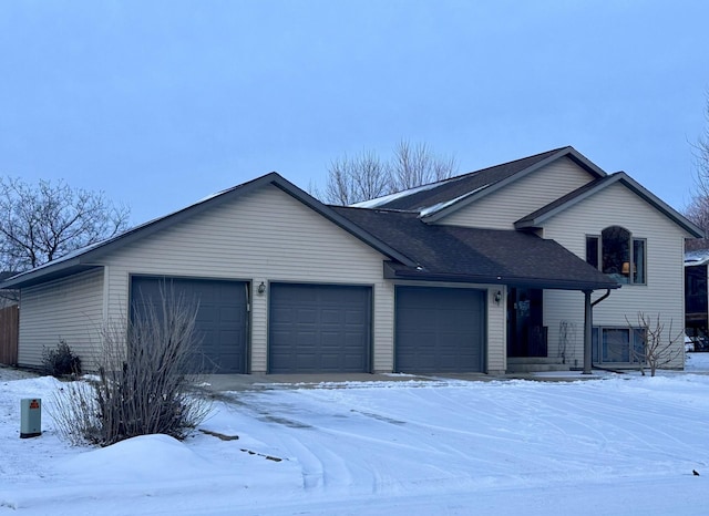 view of front facade featuring a garage