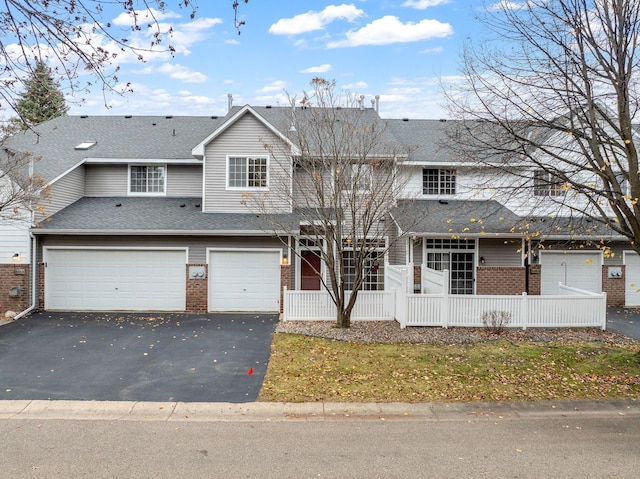 view of front facade featuring a garage