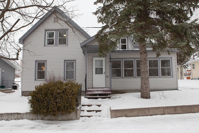 view of front of property