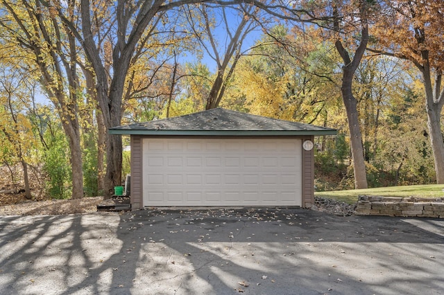 view of detached garage