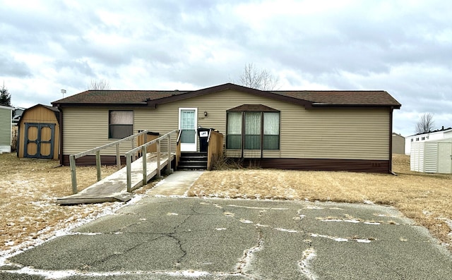 manufactured / mobile home with a storage unit