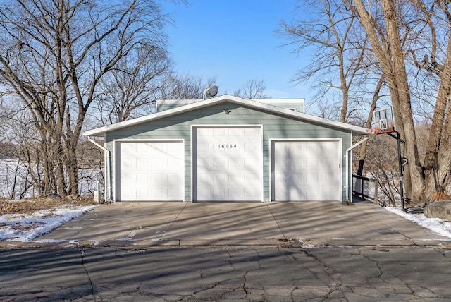 view of detached garage