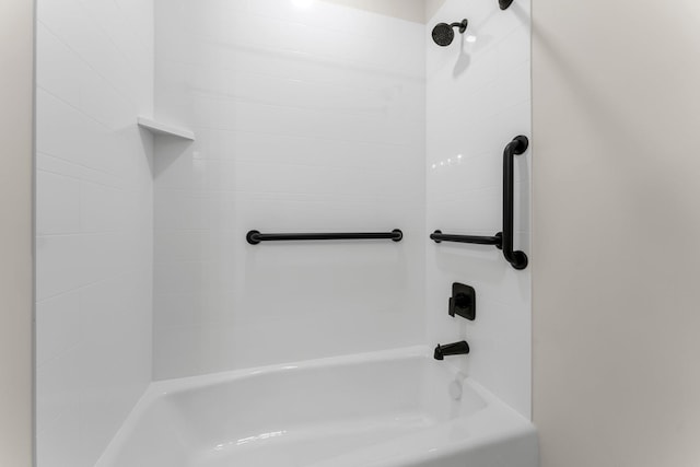 bathroom with shower / bathtub combination