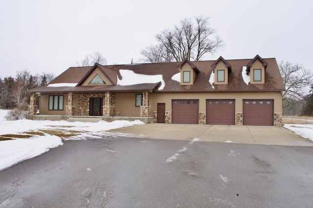 view of front facade with a garage