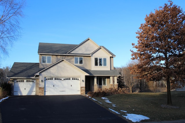 view of front of house featuring a front yard