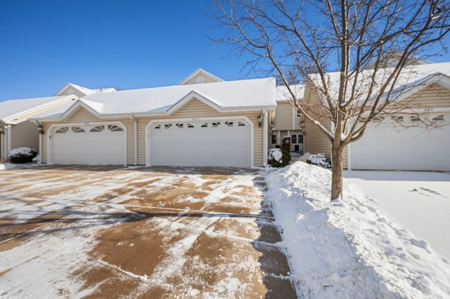 view of front facade with a garage