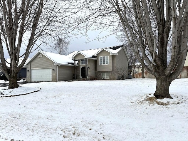 view of front facade featuring a garage