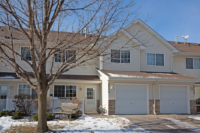 view of front facade with a garage