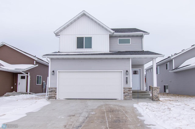 view of front facade featuring a garage