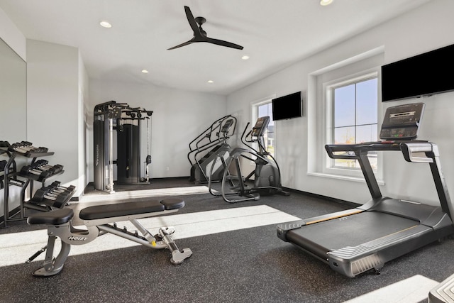 exercise room featuring ceiling fan