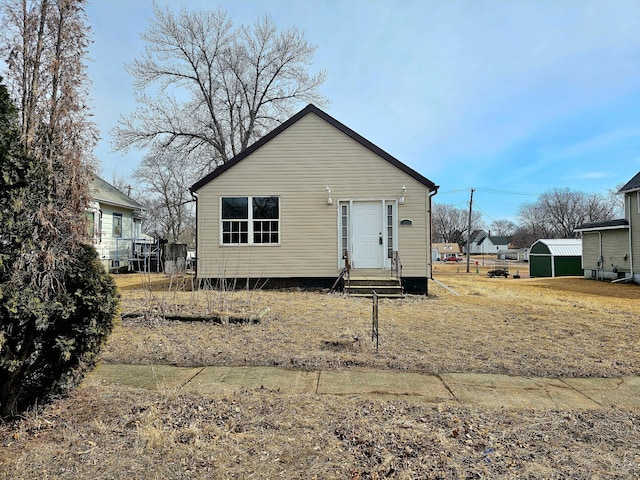 view of front of property featuring entry steps