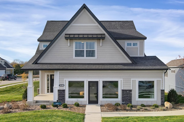 view of front of property with a front yard