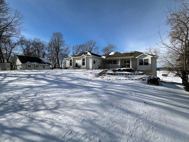 view of front of property