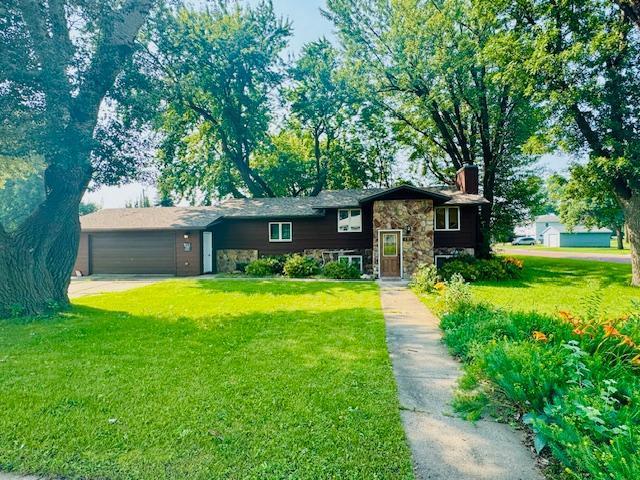 741 Greenwood Ave, Tracy, MN 56175 - photo 1