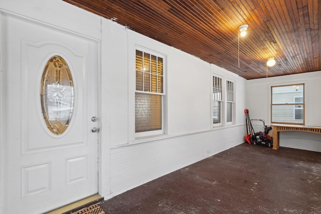 property entrance featuring covered porch