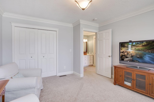 living room featuring visible vents, light colored carpet, crown molding, and baseboards