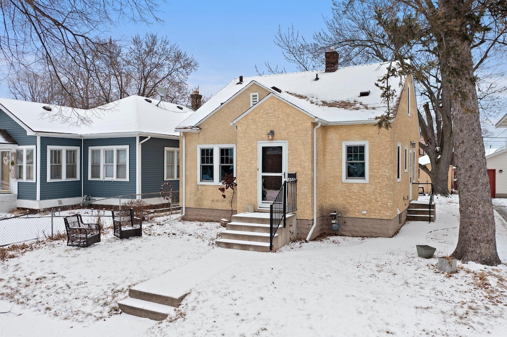 view of front of house