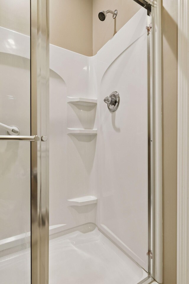 8160 Virginia Ln, Savage, MN 55378 - bathroom with a shower stall