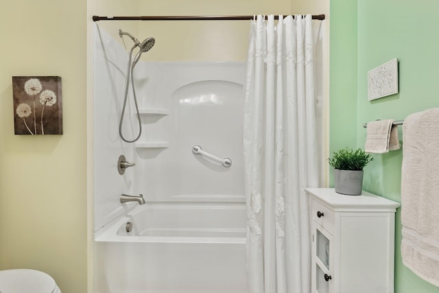 8160 Virginia Ln, Savage, MN 55378 - full bathroom with shower / bath combination with curtain and toilet