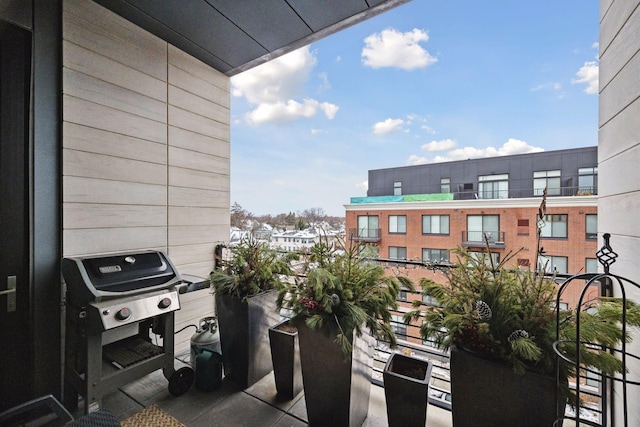 balcony featuring a grill