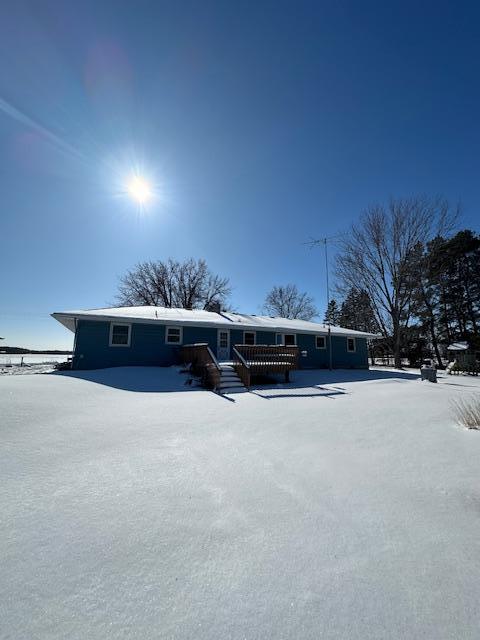 view of front of property featuring a deck