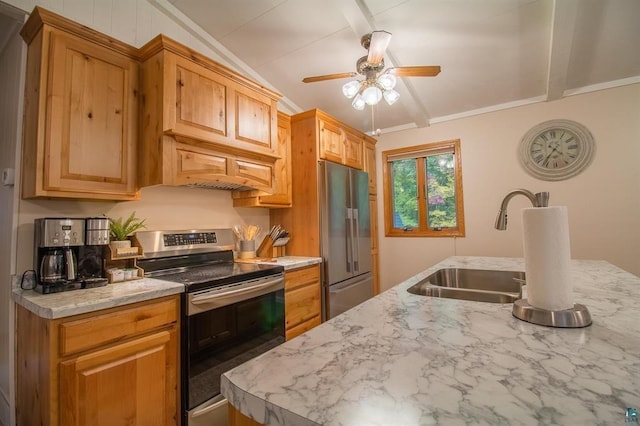 kitchen with ceiling fan, sink, stainless steel appliances, a center island with sink, and lofted ceiling