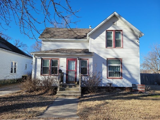 view of front property featuring a front lawn