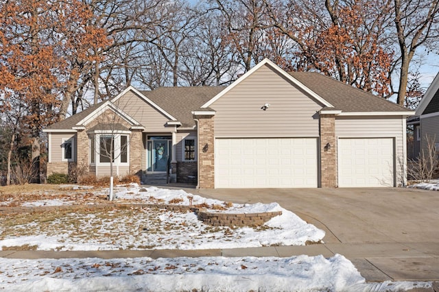 view of front of property featuring a garage