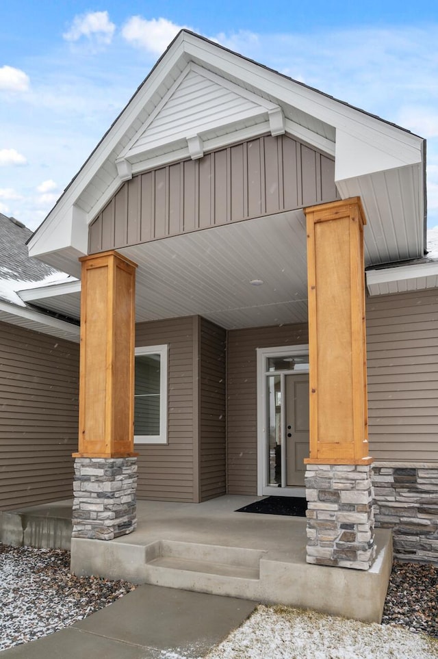 entrance to property with a porch