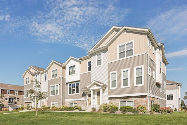 view of front of house with a front yard