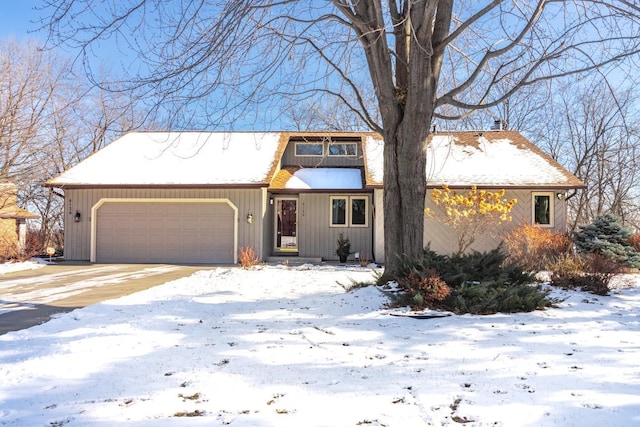 view of front facade with a garage