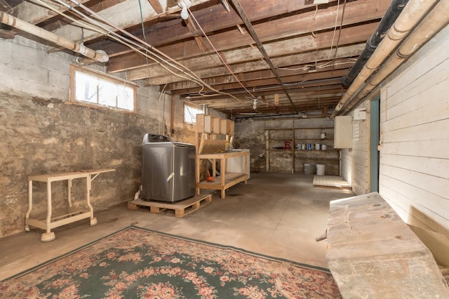 basement featuring washer / dryer