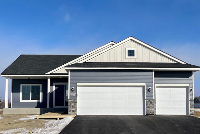 view of front facade with a garage