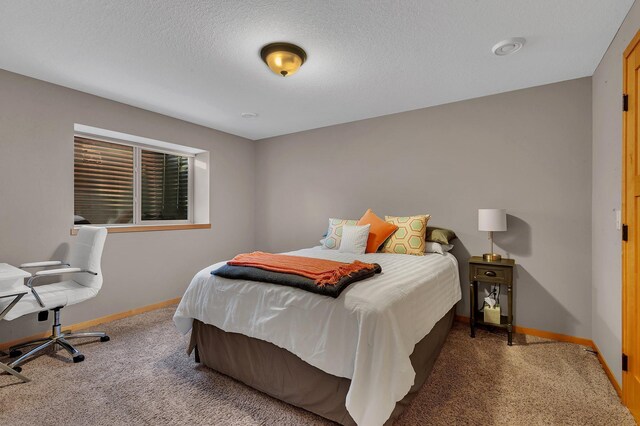 bedroom with carpet flooring