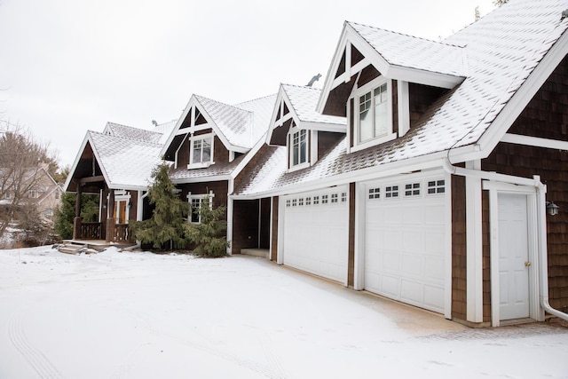 view of front facade featuring a garage