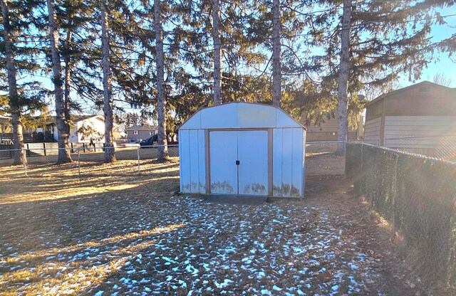 view of outbuilding