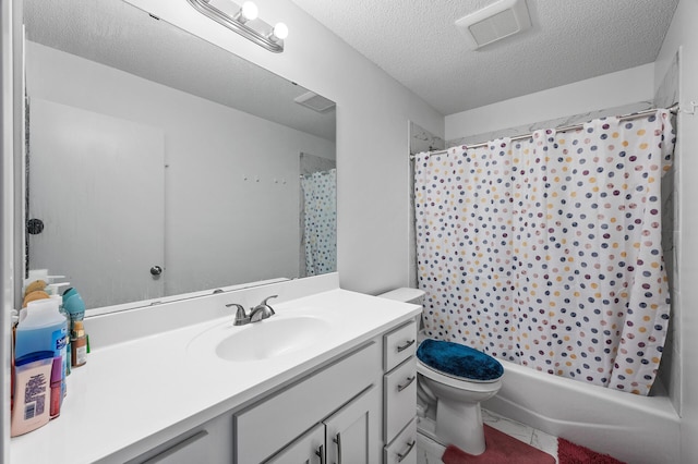 full bathroom featuring vanity, shower / bathtub combination with curtain, a textured ceiling, and toilet