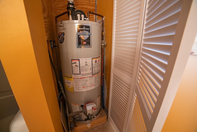 3835 Lake Rd, Barnum Twp, MN 55767 - utility room with water heater