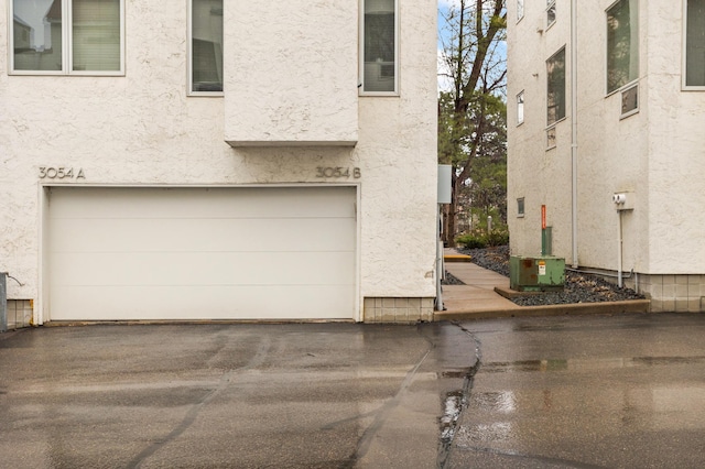 3054 Lake Shore Dr Unit B, Minneapolis, MN 55416 - exterior space featuring cooling unit