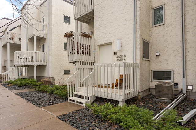 3054 Lake Shore Dr Unit B, Minneapolis, MN 55416 - view of property with central AC unit